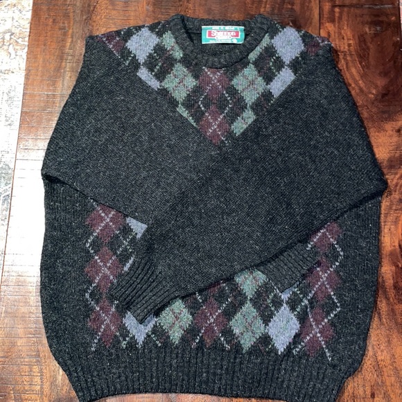 Pure Irish wool! Sweater made for cool day of golf - Picture 2 of 3